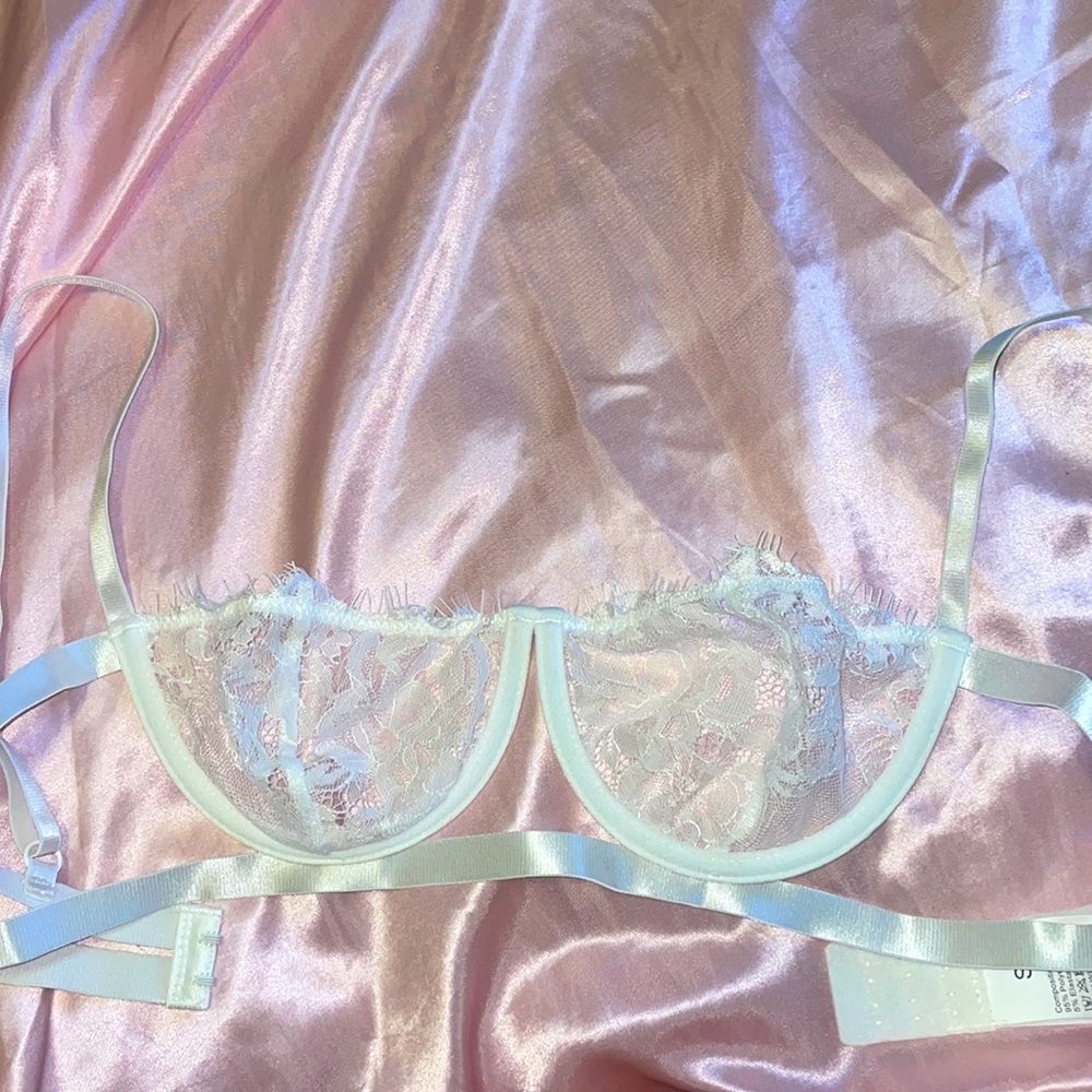 Brand new White Lace Bra Size S